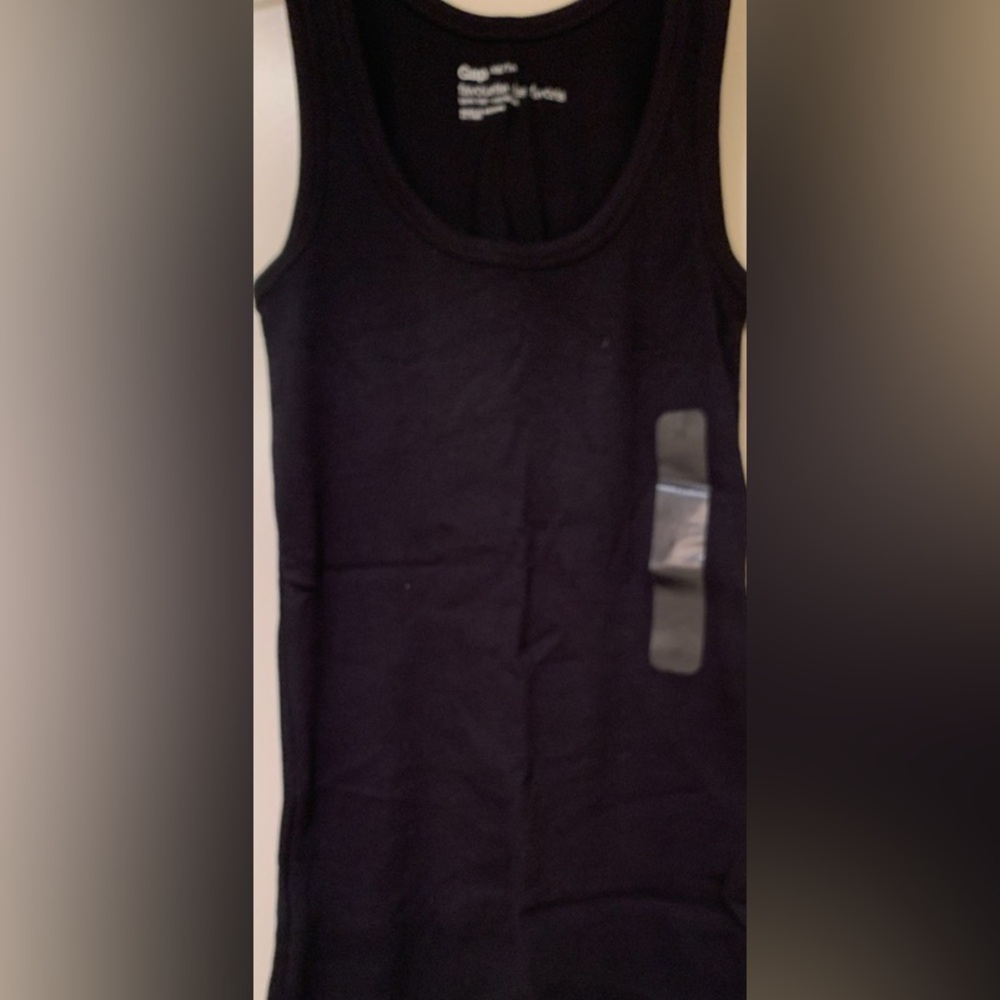GAP - Women’s Essential Tank Top (black, size XS)